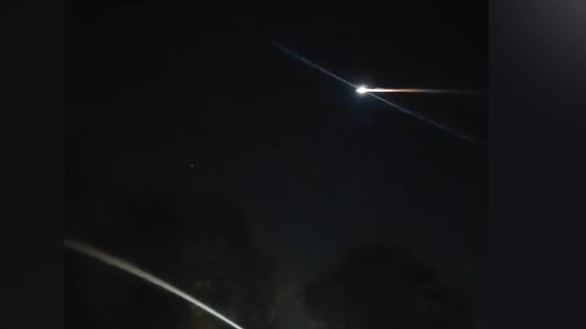 Video: Velká ohnivá koule. Nad Austrálií zřejmě shořela ruská raketa
